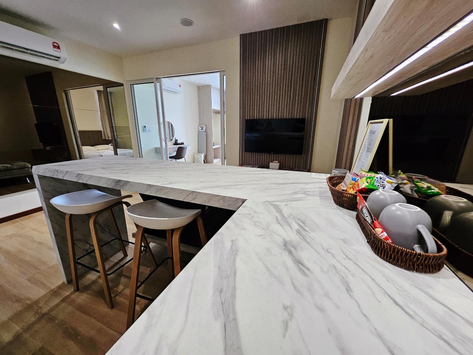 Summer Studio Apartment At Kota Kinabalu City Centre Bagian luar foto